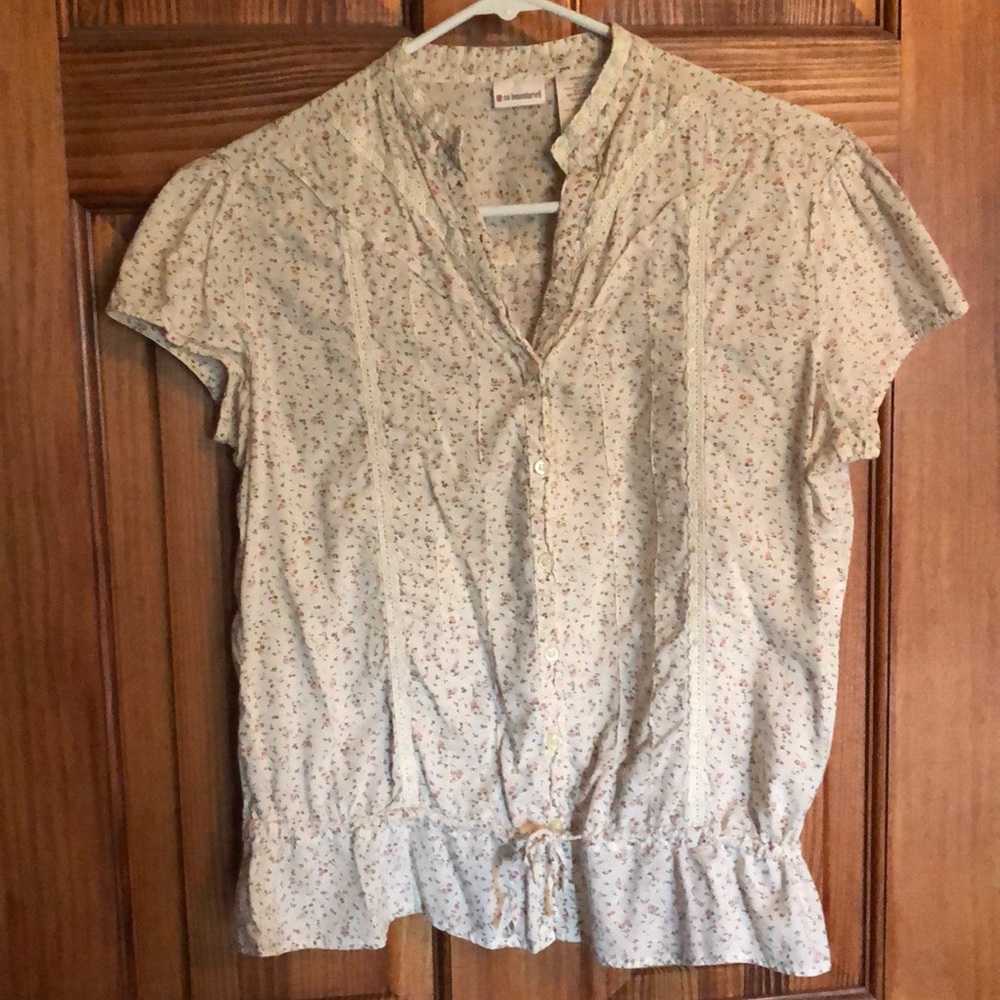 Capped sleeved summer shirt